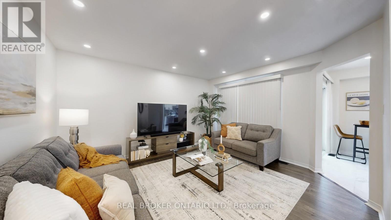 16 Wade Square, Clarington, Ontario  L1E 3E5 - Photo 5 - E12787326