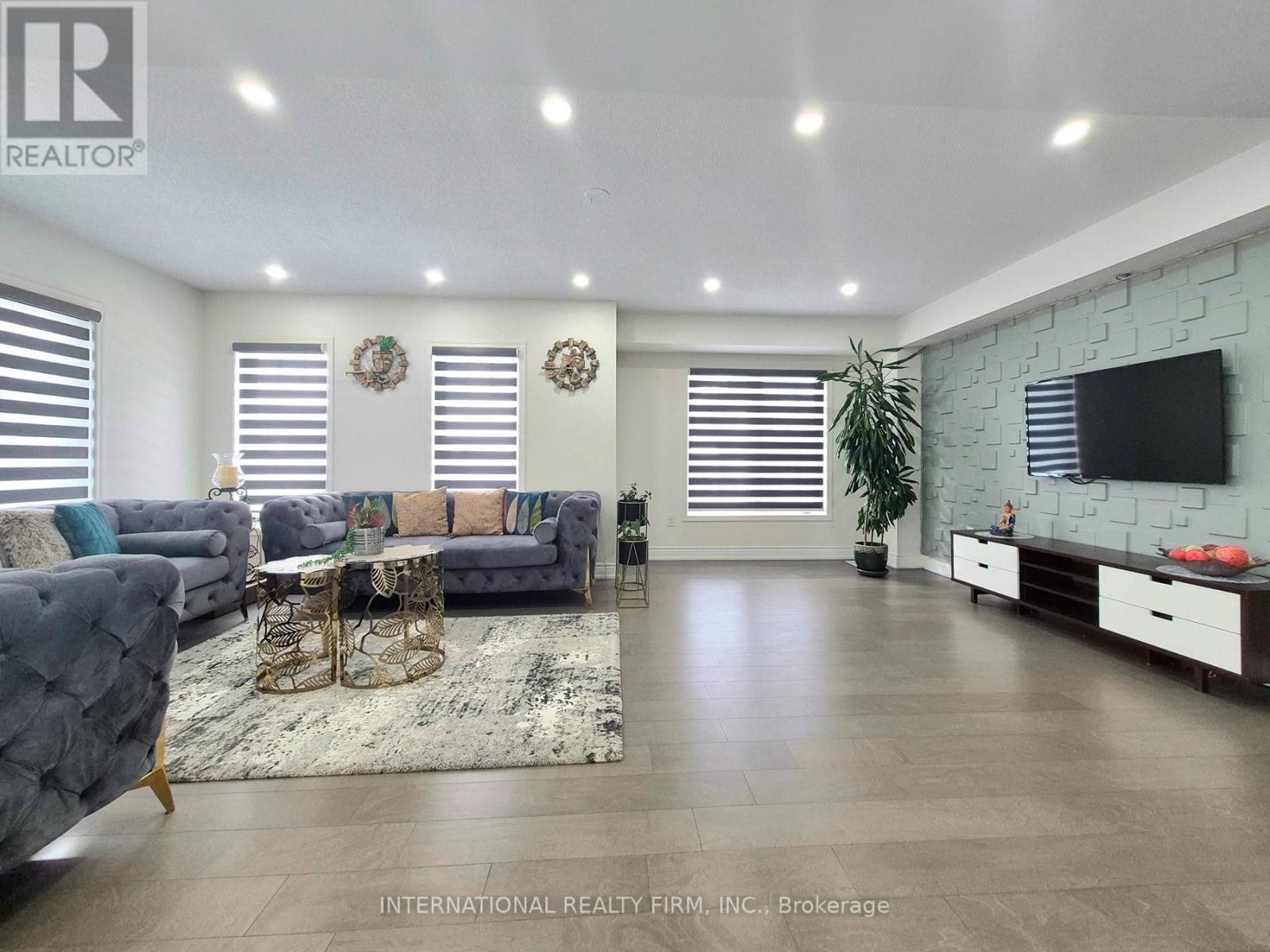 1 Devineridge Avenue, Ajax, Ontario  L1Z 0T3 - Photo 4 - E12787332