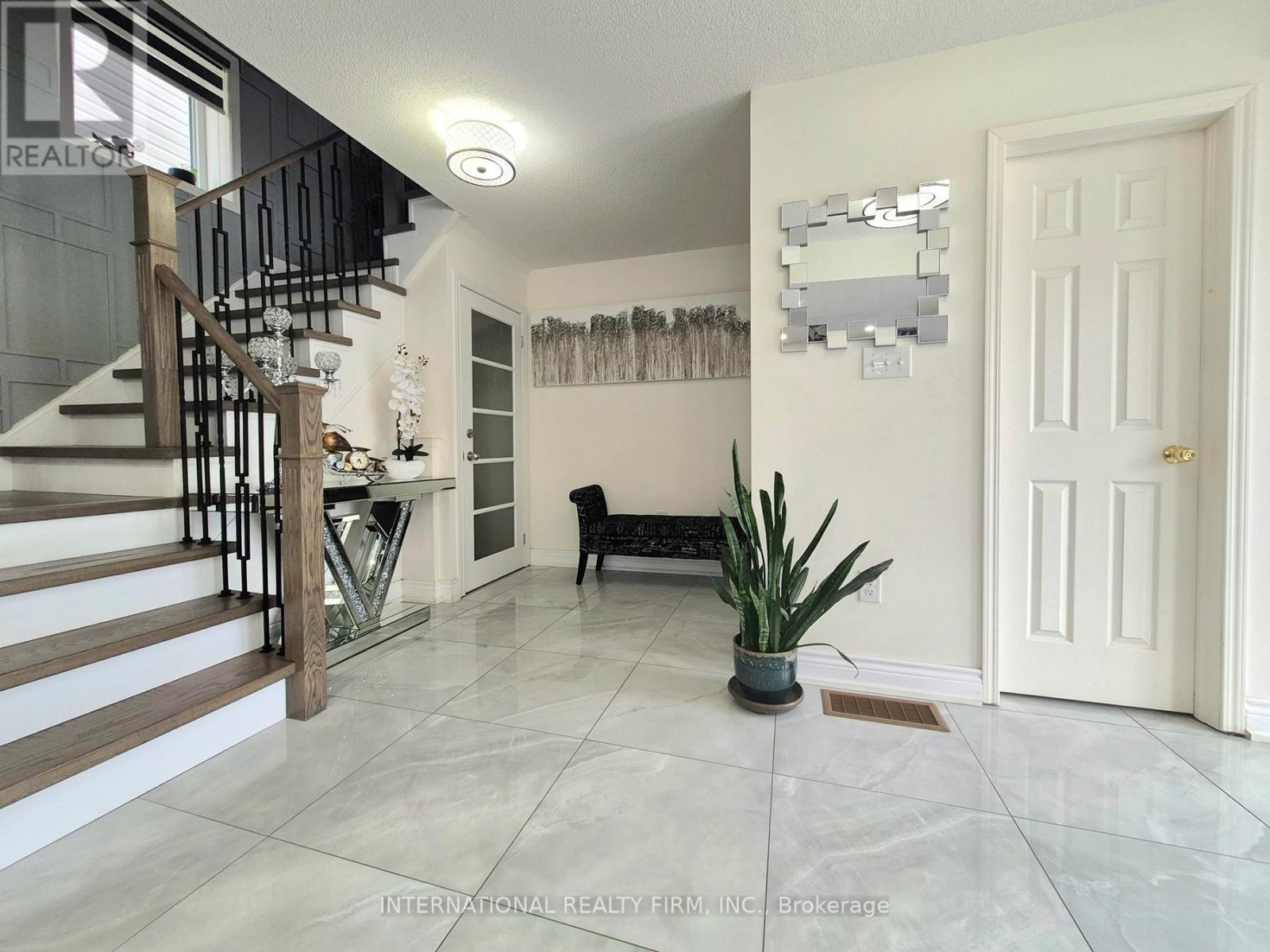 1 Devineridge Avenue, Ajax, Ontario  L1Z 0T3 - Photo 9 - E12787332