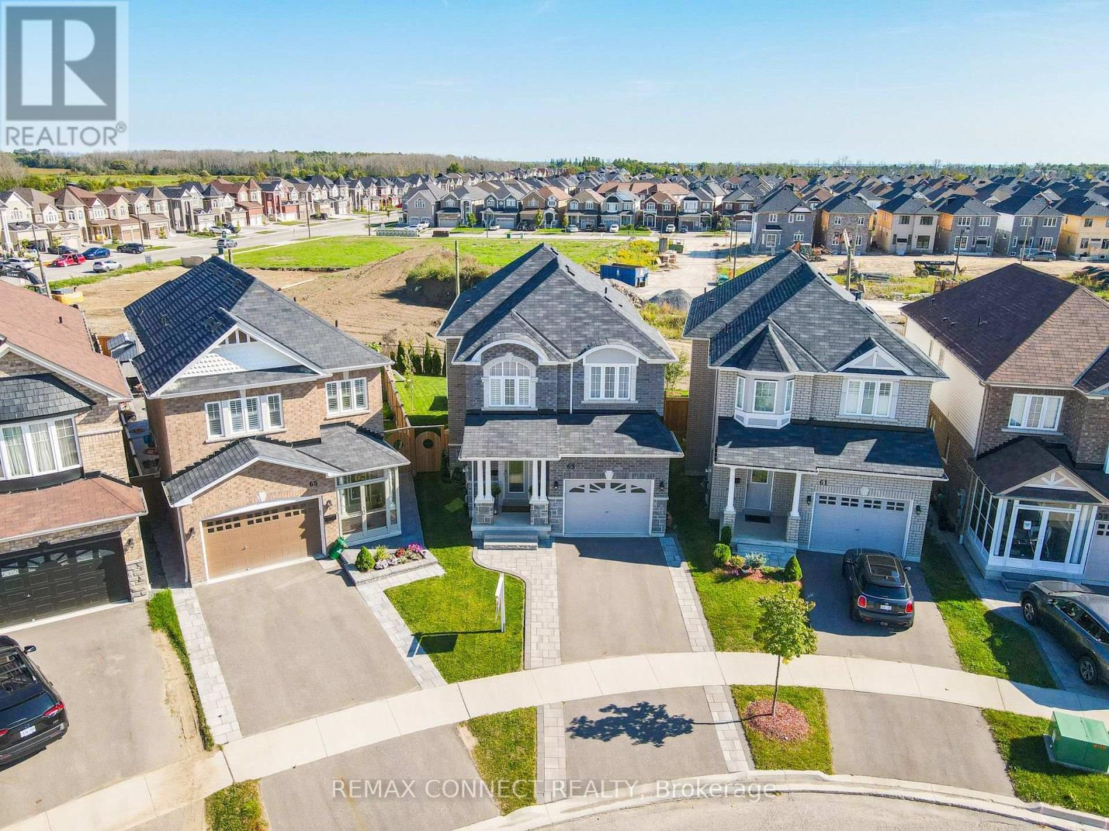 63 Jevons Drive, Ajax, Ontario  L1Z 0T6 - Photo 2 - E12787382