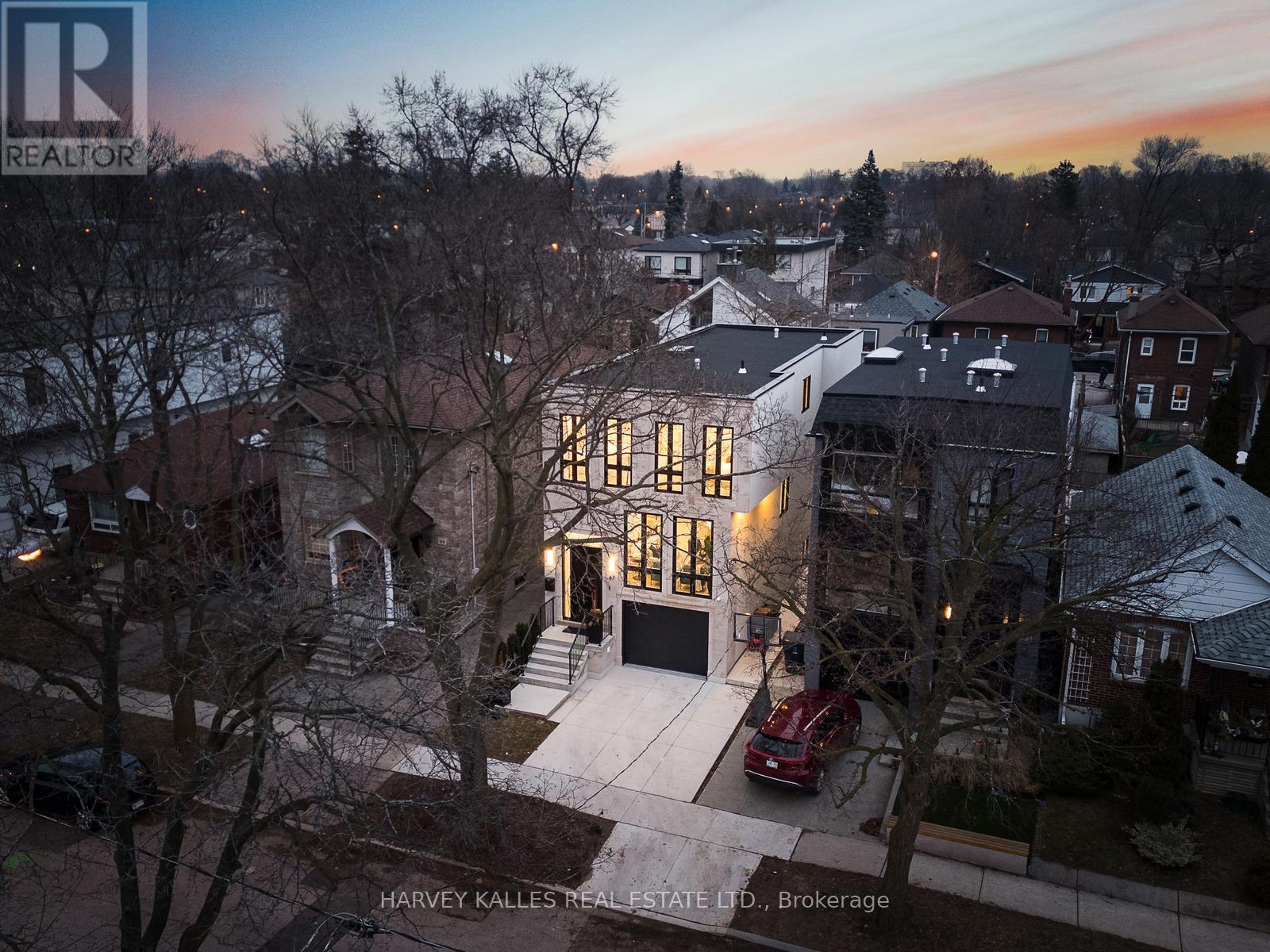 67 Lesmount Avenue, Toronto, Ontario  M4J 3V7 - Photo 2 - E12787454