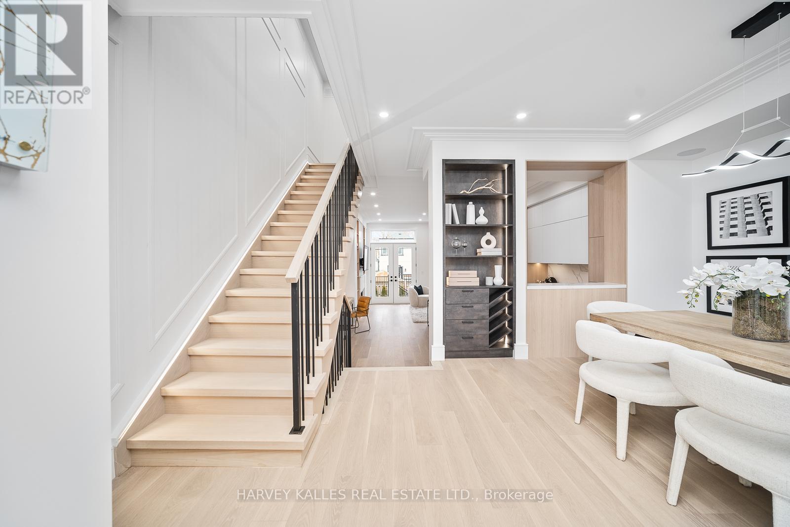 67 Lesmount Avenue, Toronto, Ontario  M4J 3V7 - Photo 8 - E12787454