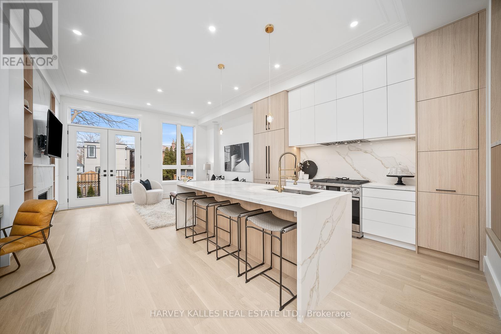 67 Lesmount Avenue, Toronto, Ontario  M4J 3V7 - Photo 9 - E12787454