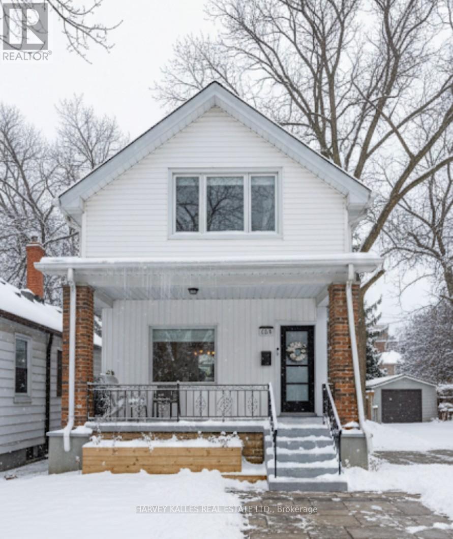 139 King Edward Avenue, Toronto, Ontario  M4C 5J7 - Photo 4 - E12787258