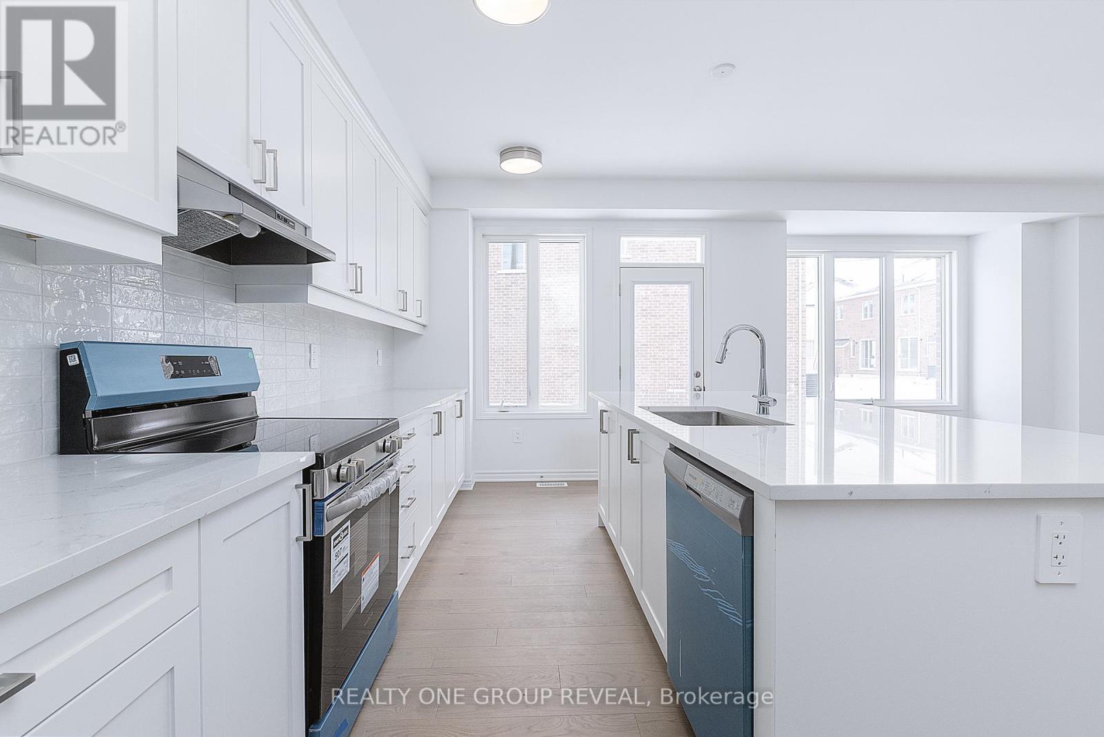 54 Jade Blossom Avenue, Markham, Ontario  L6C 3P7 - Photo 10 - N12787336