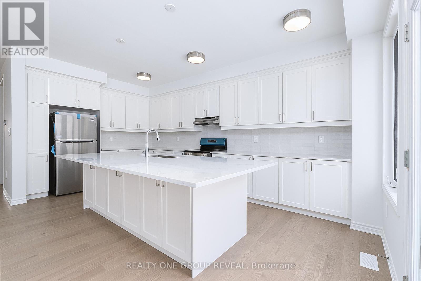 54 Jade Blossom Avenue, Markham, Ontario  L6C 3P7 - Photo 9 - N12787336