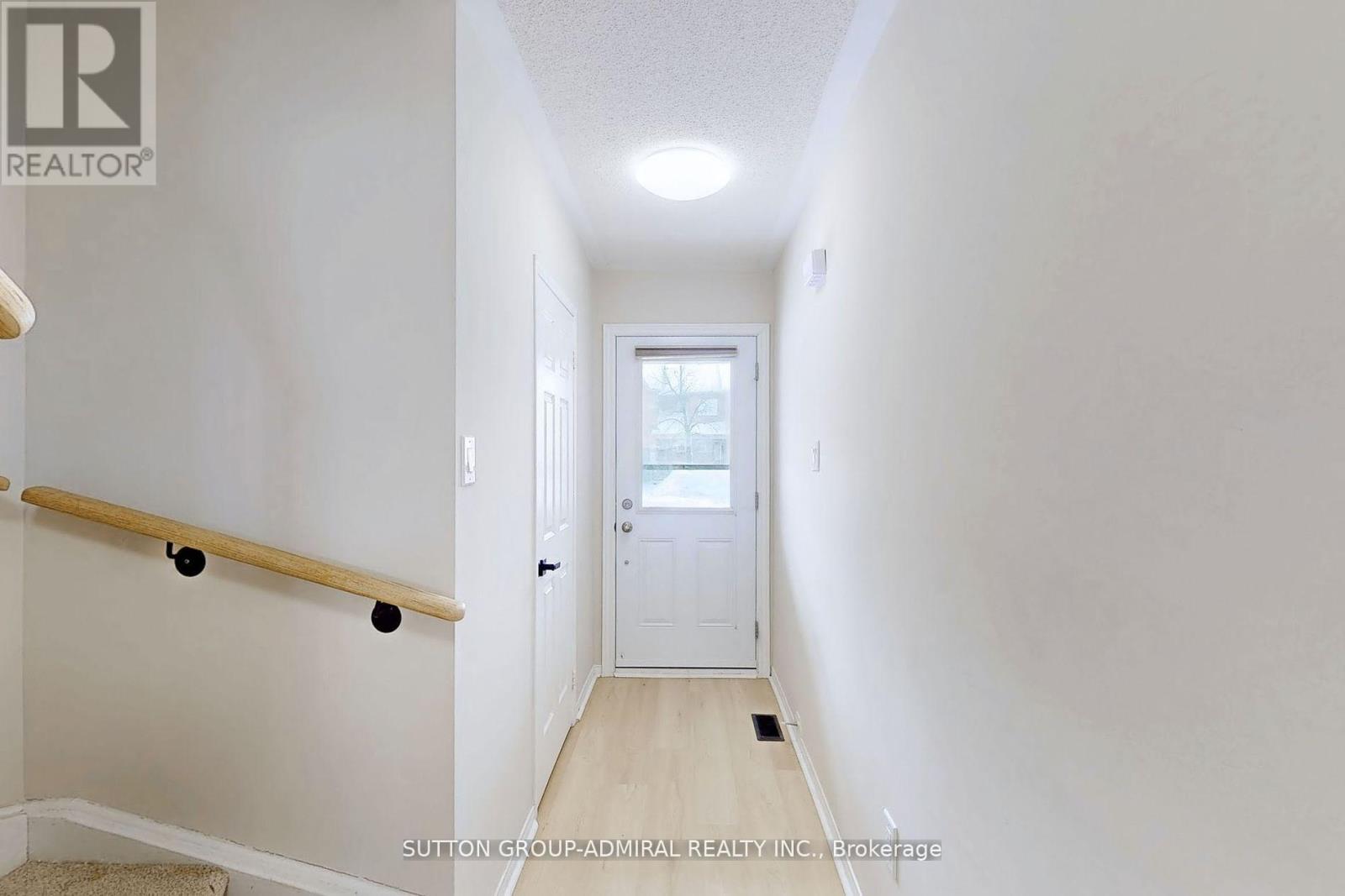 32 Kelso Crescent, Vaughan, Ontario  L6A 2C7 - Photo 2 - N12787412