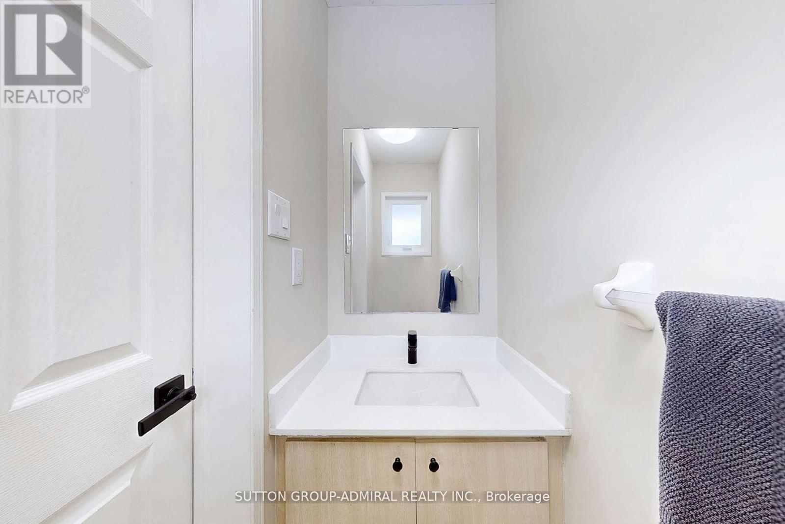 32 Kelso Crescent, Vaughan, Ontario  L6A 2C7 - Photo 3 - N12787412