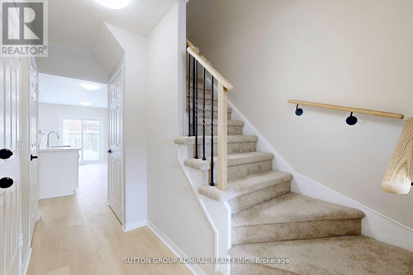 32 Kelso Crescent, Vaughan, Ontario  L6A 2C7 - Photo 4 - N12787412