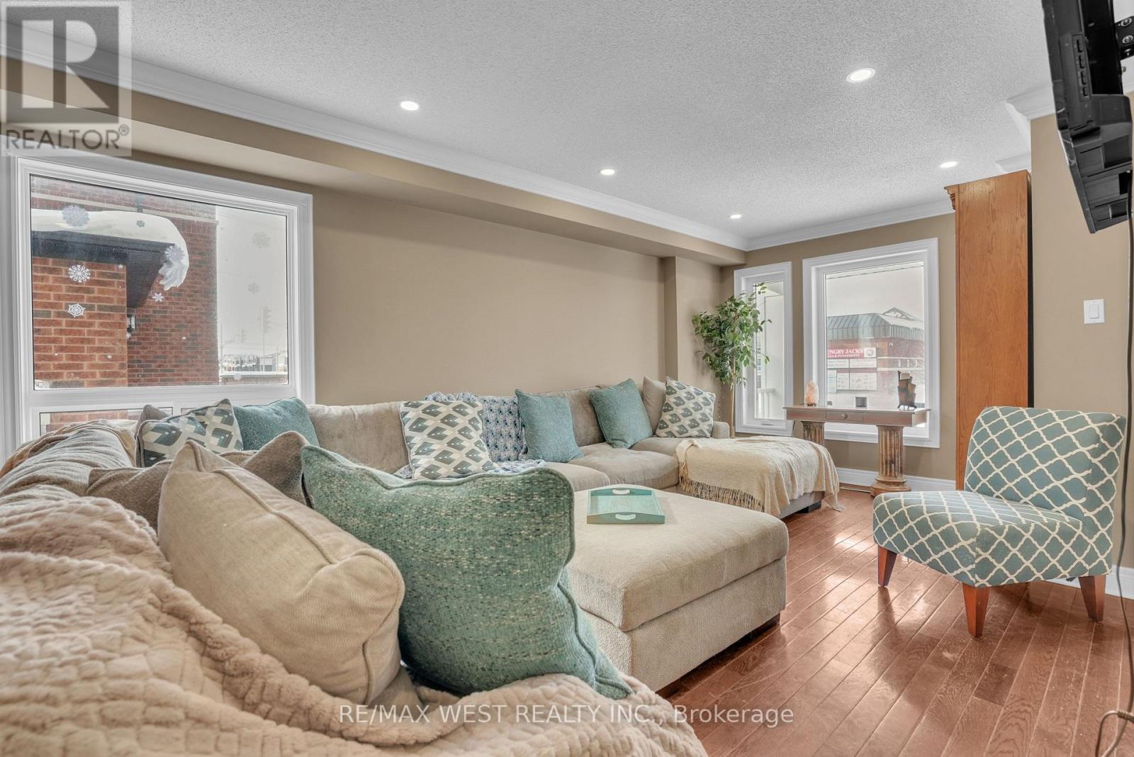 173 Prince William Way, Barrie (Innis-Shore), Ontario  L4M 7G4 - Photo 2 - S12787308