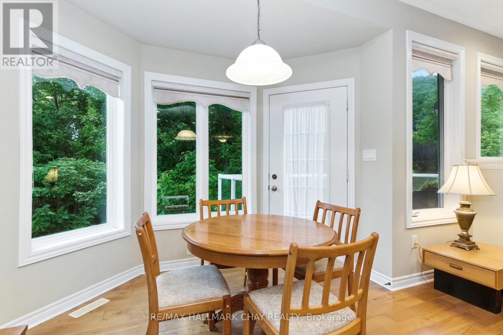 32 Valleycrest Drive, Oro-Medonte, Ontario  L0L 2L0 - Photo 13 - S12787354