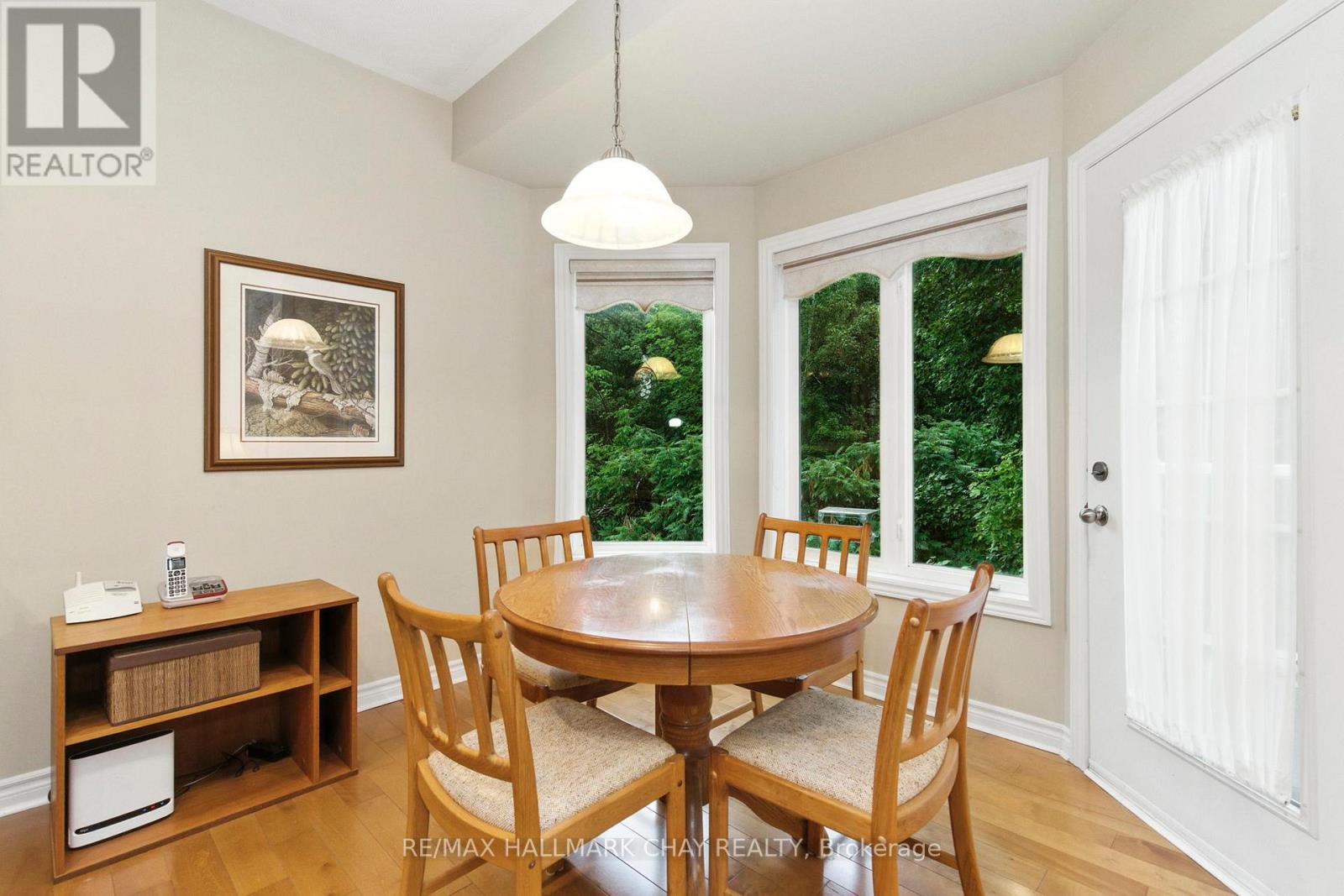 32 Valleycrest Drive, Oro-Medonte, Ontario  L0L 2L0 - Photo 14 - S12787354