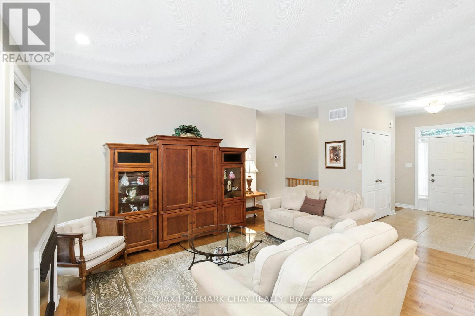 32 Valleycrest Drive, Oro-Medonte, Ontario  L0L 2L0 - Photo 15 - S12787354