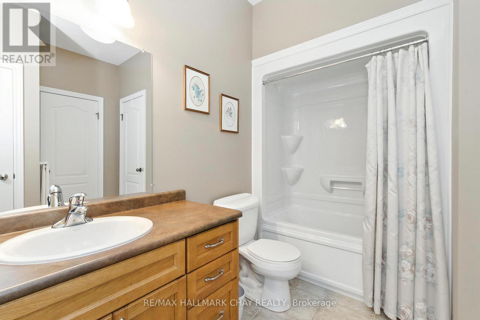 32 Valleycrest Drive, Oro-Medonte, Ontario  L0L 2L0 - Photo 19 - S12787354