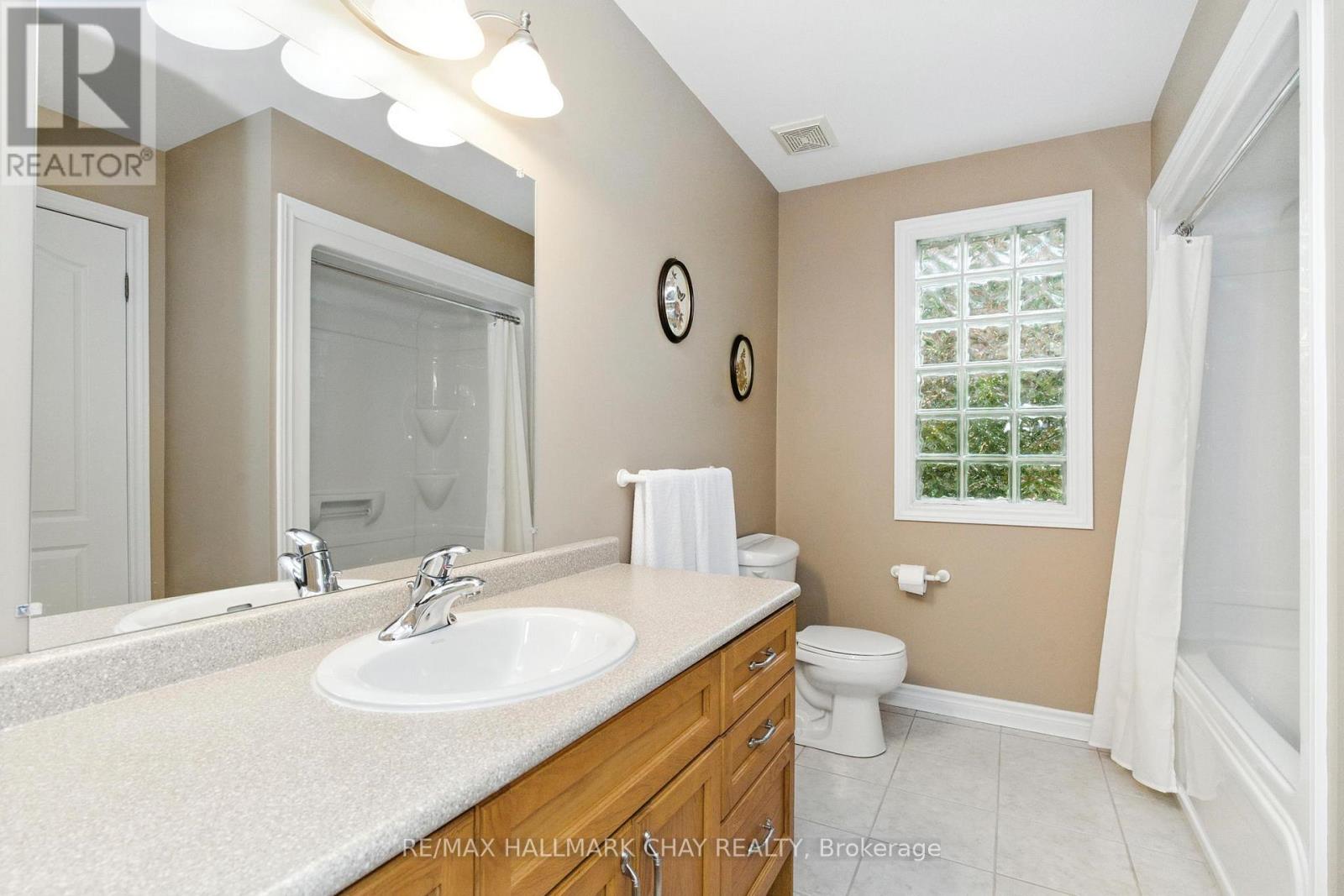 32 Valleycrest Drive, Oro-Medonte, Ontario  L0L 2L0 - Photo 29 - S12787354