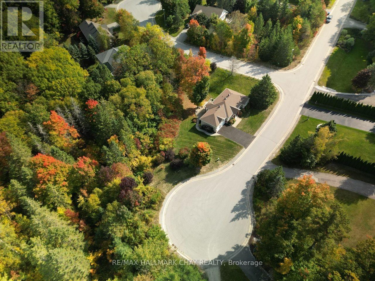 32 Valleycrest Drive, Oro-Medonte, Ontario  L0L 2L0 - Photo 3 - S12787354