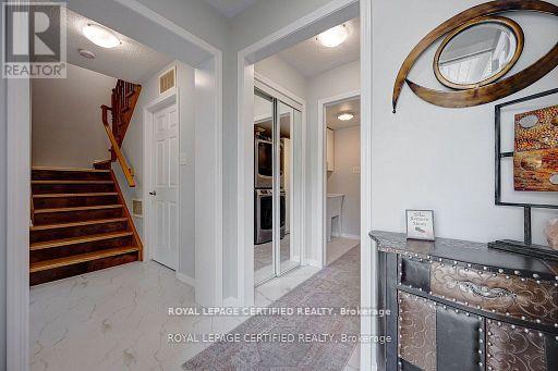 216 Magurn Gate, Milton, Ontario  L9T 7B4 - Photo 6 - W12787302