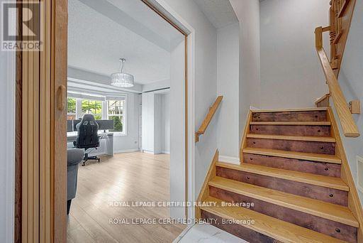 216 Magurn Gate, Milton, Ontario  L9T 7B4 - Photo 7 - W12787302