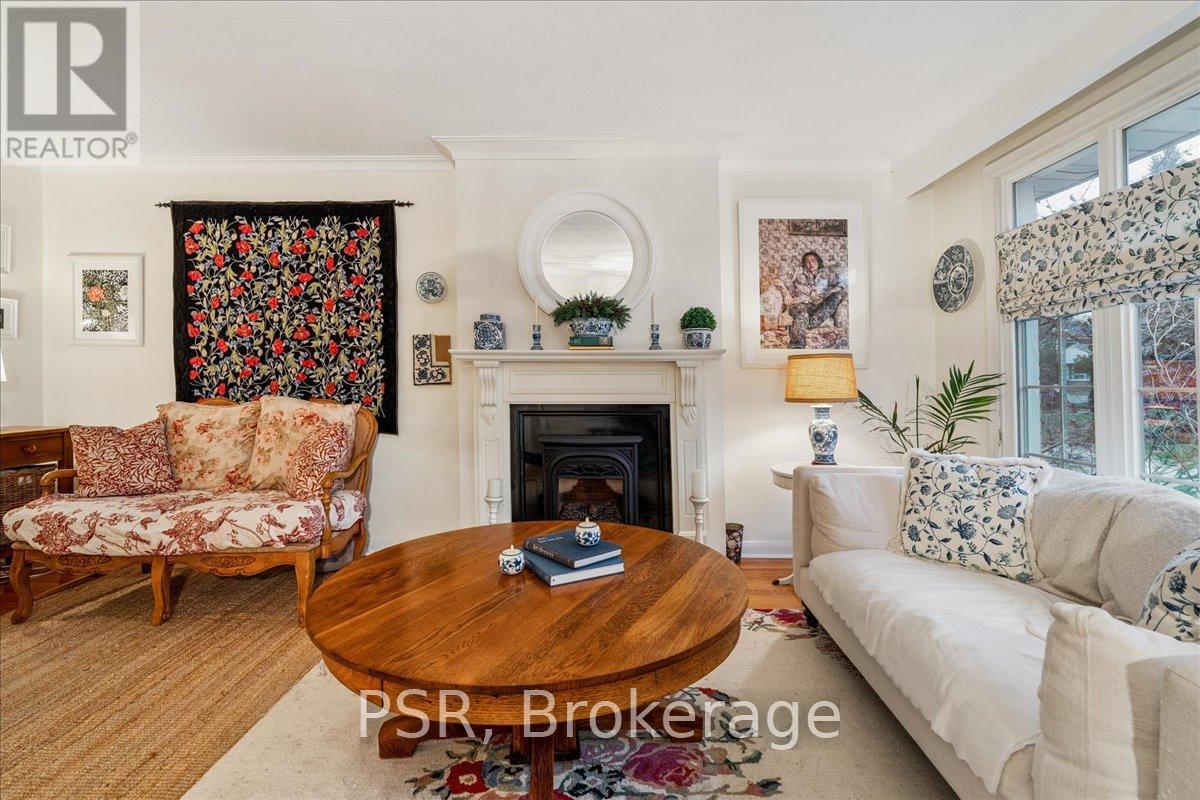 402 Willis Drive, Oakville, Ontario  L6L 4V3 - Photo 11 - W12787312