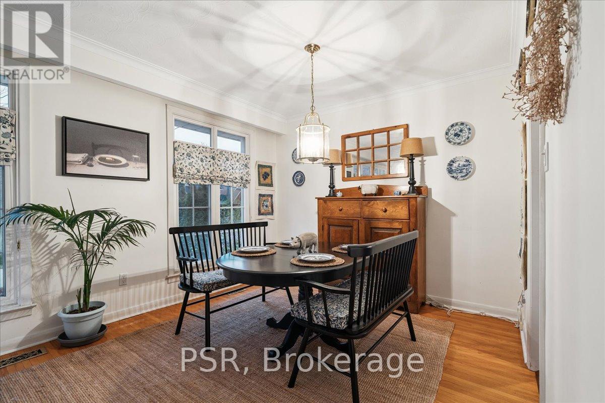 402 Willis Drive, Oakville, Ontario  L6L 4V3 - Photo 14 - W12787312