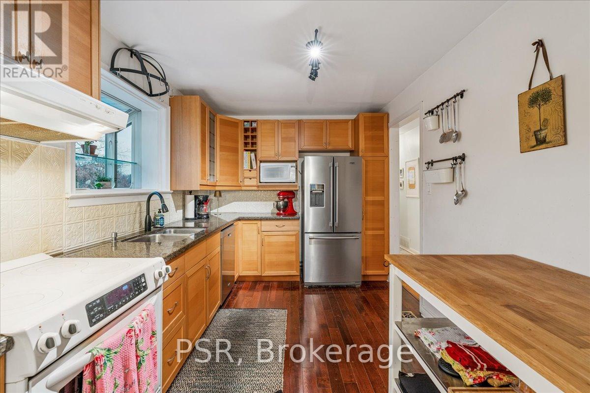 402 Willis Drive, Oakville, Ontario  L6L 4V3 - Photo 16 - W12787312