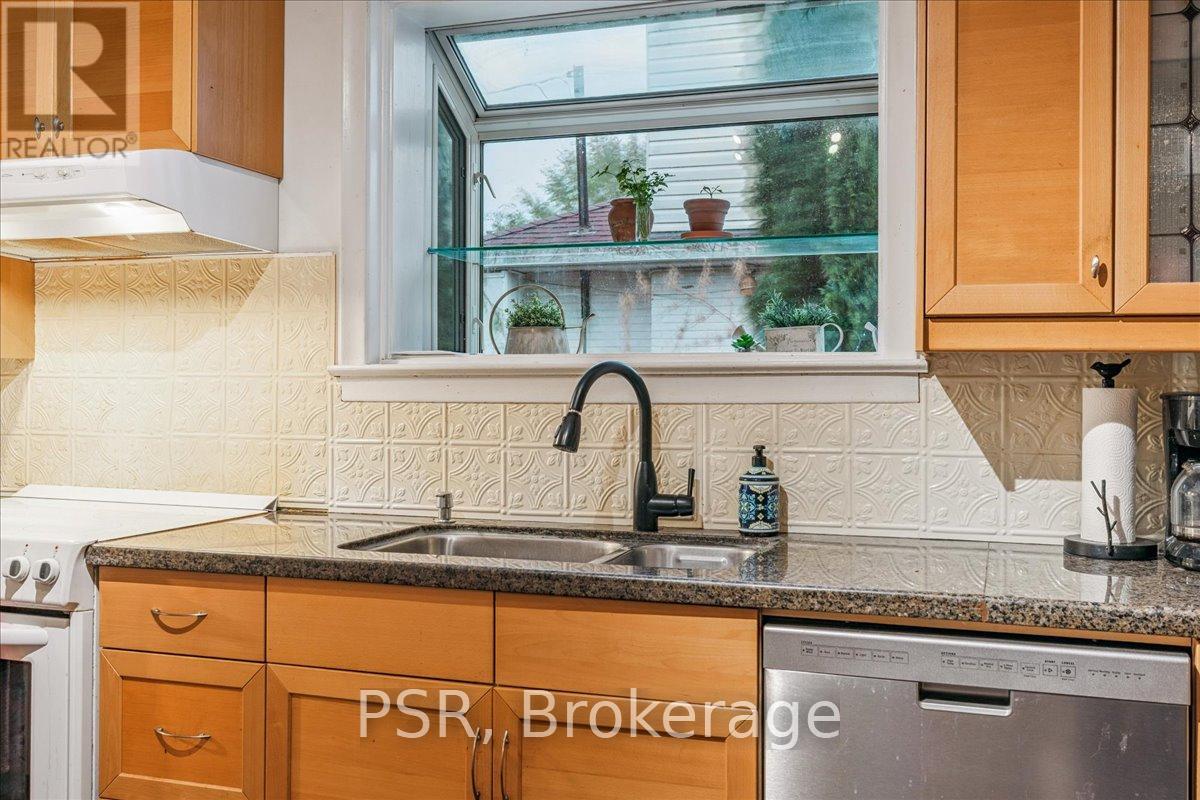 402 Willis Drive, Oakville, Ontario  L6L 4V3 - Photo 19 - W12787312