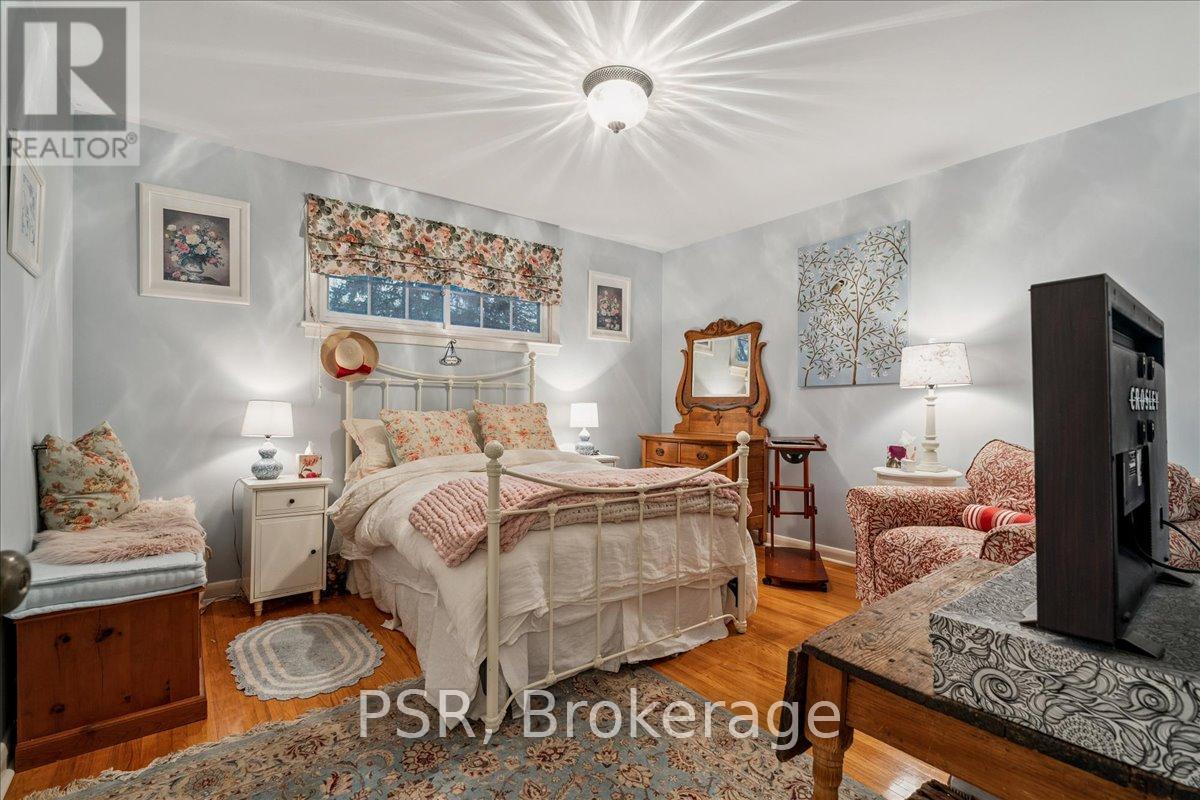 402 Willis Drive, Oakville, Ontario  L6L 4V3 - Photo 22 - W12787312