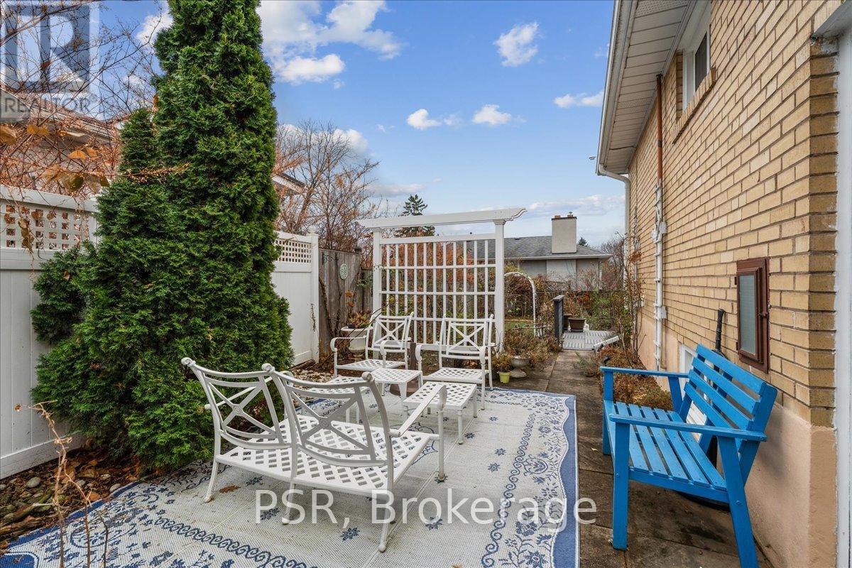 402 Willis Drive, Oakville, Ontario  L6L 4V3 - Photo 35 - W12787312