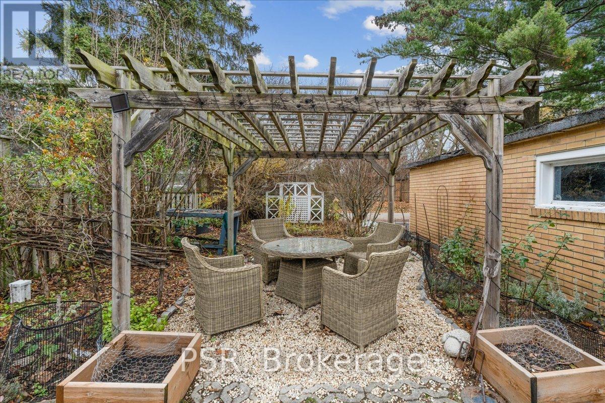 402 Willis Drive, Oakville, Ontario  L6L 4V3 - Photo 38 - W12787312