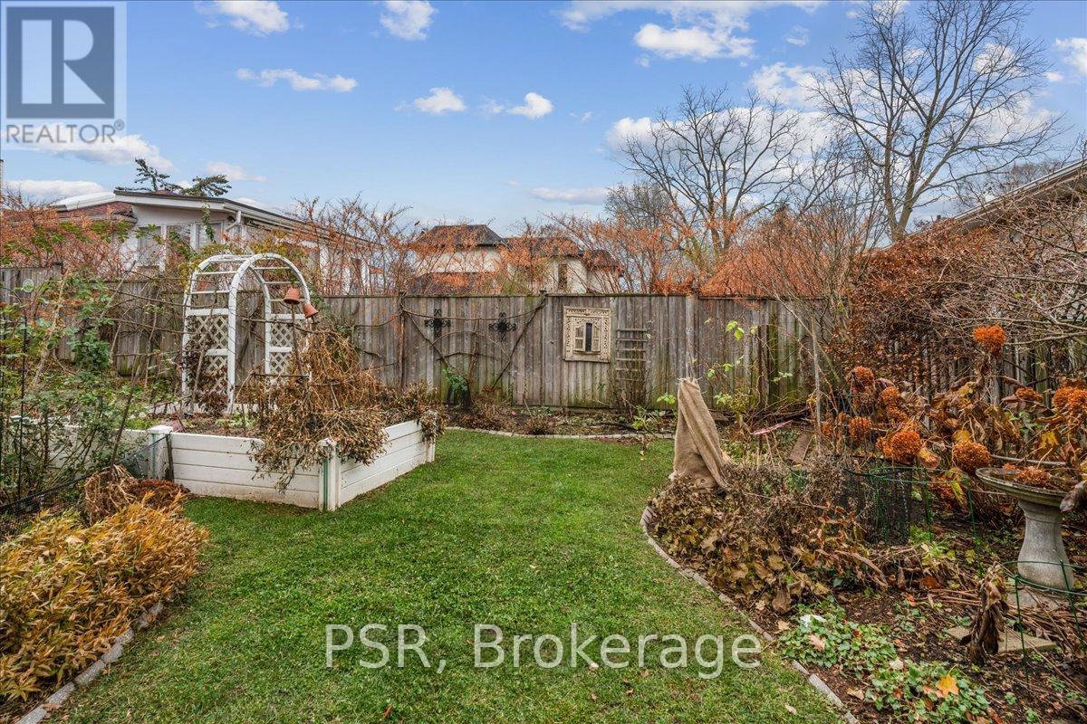 402 Willis Drive, Oakville, Ontario  L6L 4V3 - Photo 39 - W12787312