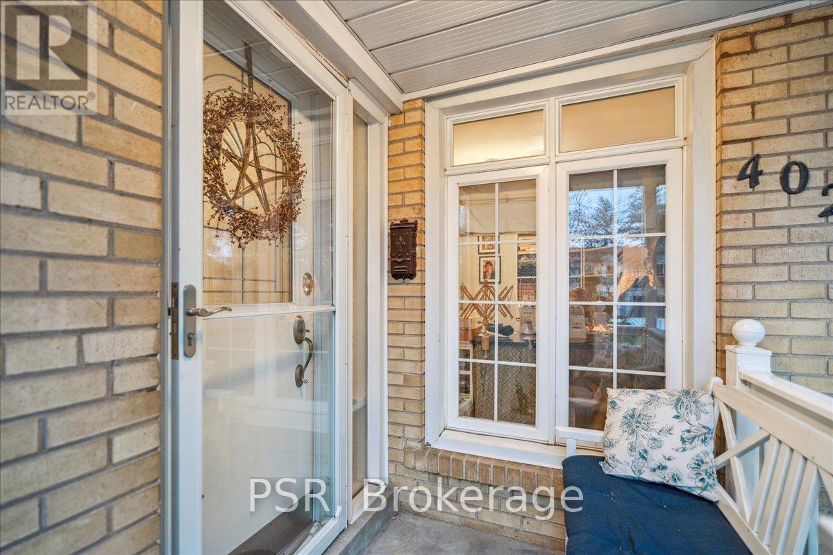 402 Willis Drive, Oakville, Ontario  L6L 4V3 - Photo 6 - W12787312
