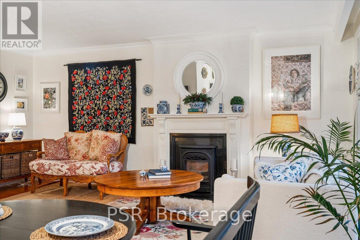 402 Willis Drive, Oakville, Ontario  L6L 4V3 - Photo 9 - W12787312