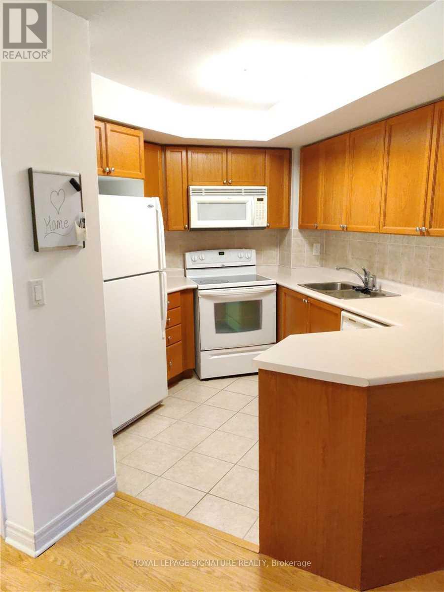 730 - 3888 Duke Of York Boulevard, Mississauga, Ontario  L5B 4P5 - Photo 2 - W12787348