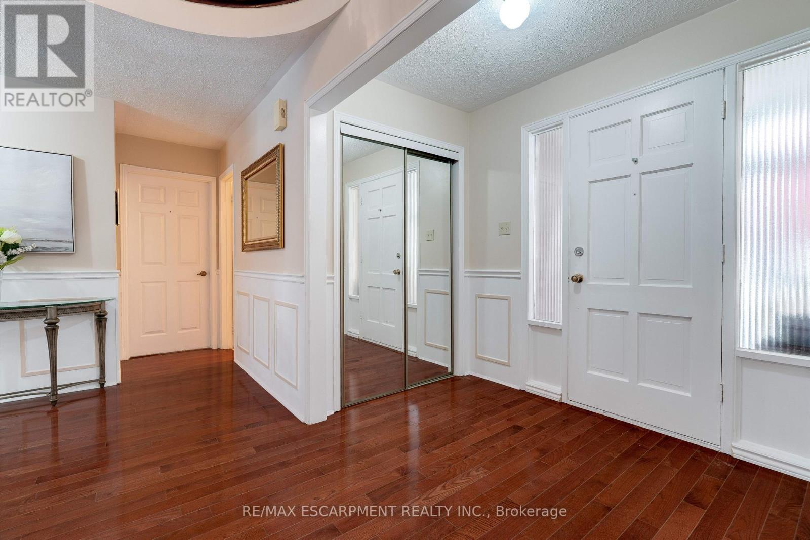 1151 Manor Road, Oakville, Ontario  L6M 1G3 - Photo 13 - W12787374