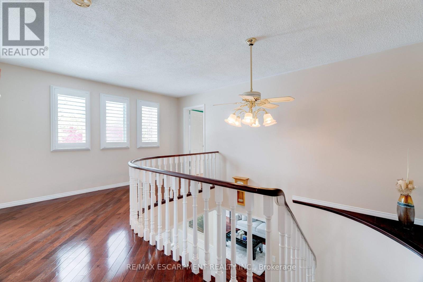 1151 Manor Road, Oakville, Ontario  L6M 1G3 - Photo 27 - W12787374