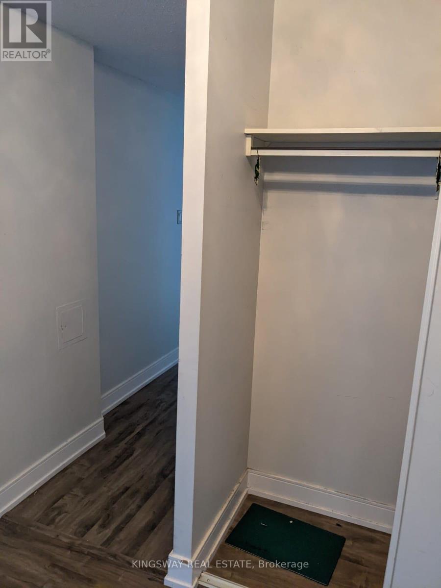 404 - 350 Webb Drive, Mississauga, Ontario  L5B 3W4 - Photo 18 - W12787386