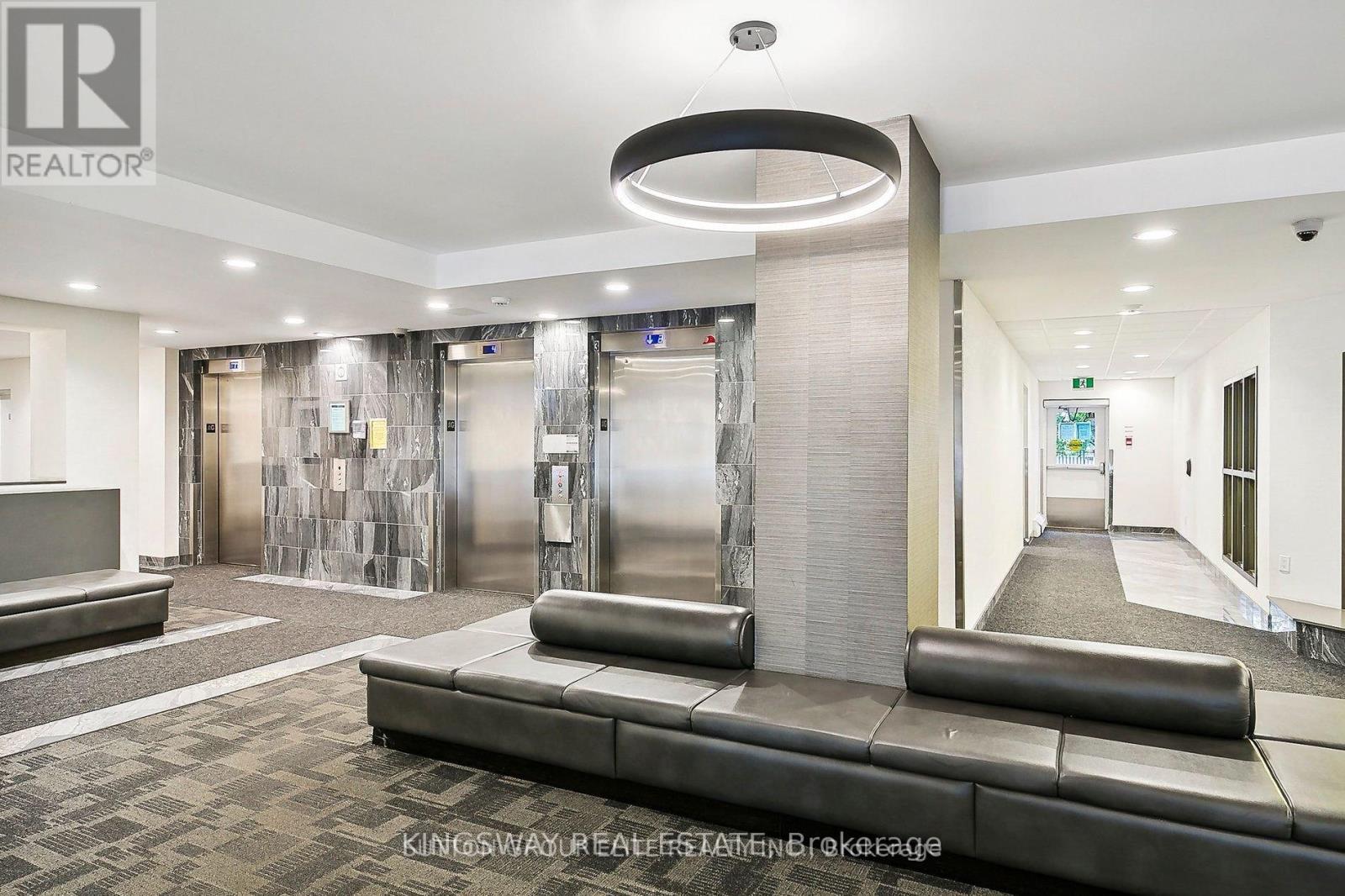 404 - 350 Webb Drive, Mississauga, Ontario  L5B 3W4 - Photo 22 - W12787386