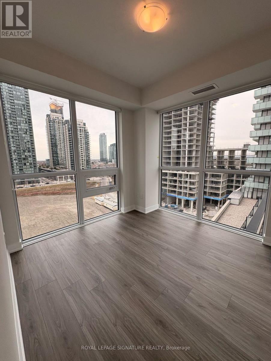 810 - 430 Square One Drive, Mississauga, Ontario  L5B 0R7 - Photo 13 - W12787394