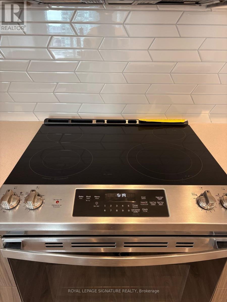 810 - 430 Square One Drive, Mississauga, Ontario  L5B 0R7 - Photo 9 - W12787394