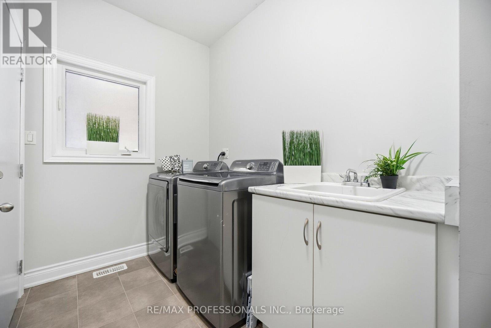 5 Mugford Crescent, Brampton, Ontario  L6Y 6A7 - Photo 24 - W12787414