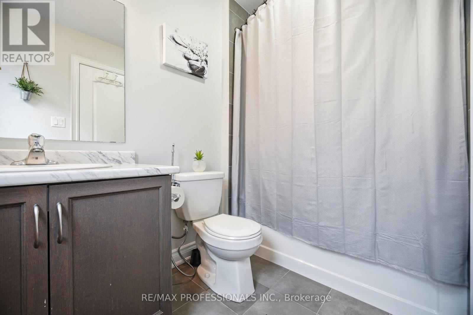 5 Mugford Crescent, Brampton, Ontario  L6Y 6A7 - Photo 38 - W12787414