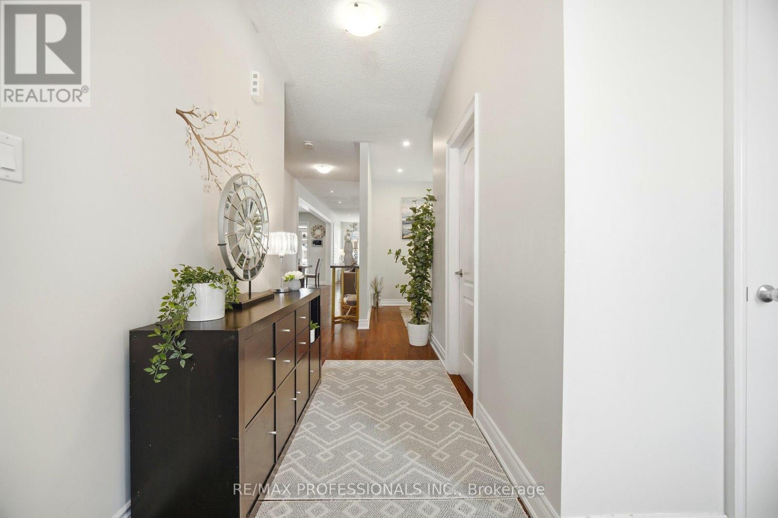 5 Mugford Crescent, Brampton, Ontario  L6Y 6A7 - Photo 6 - W12787414