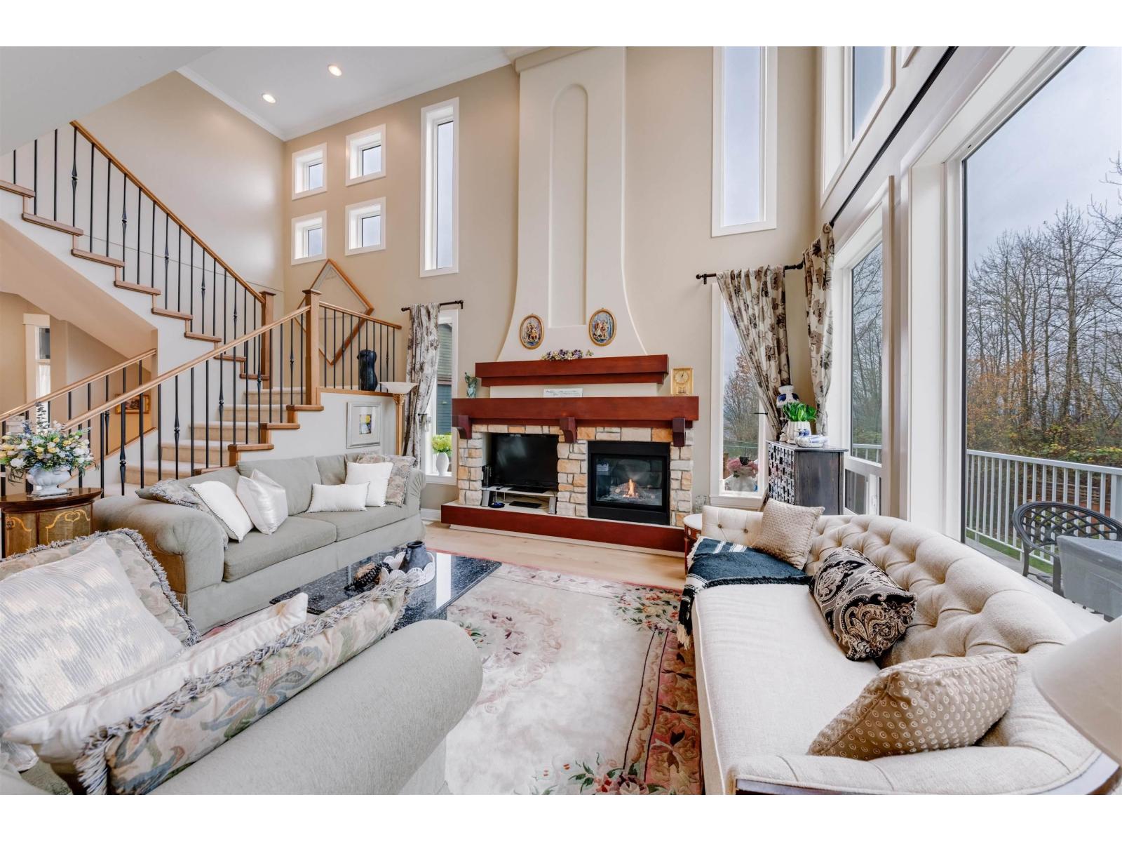 11456 154a Street, Surrey, British Columbia  V3R 2V7 - Photo 2 - R3089592