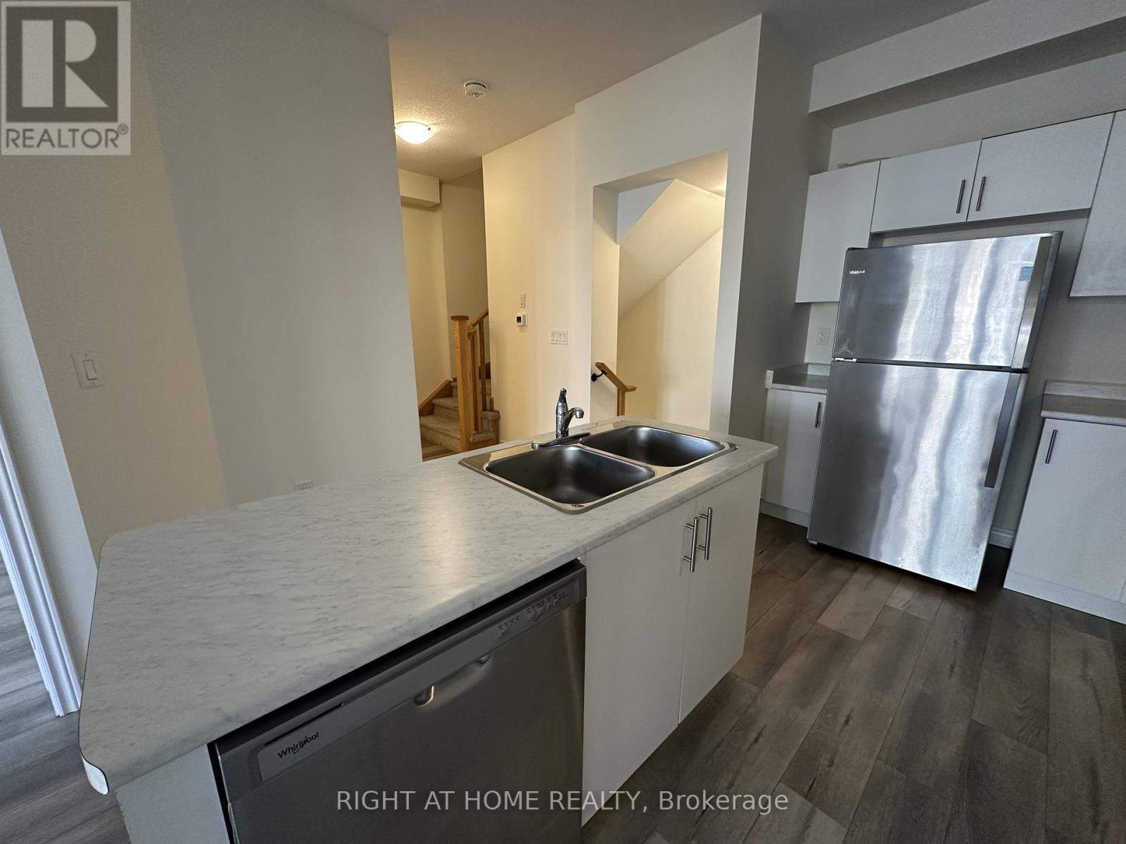 22 - 40 Zinfandel Drive, Hamilton, Ontario  L8E 0L1 - Photo 7 - X12787324