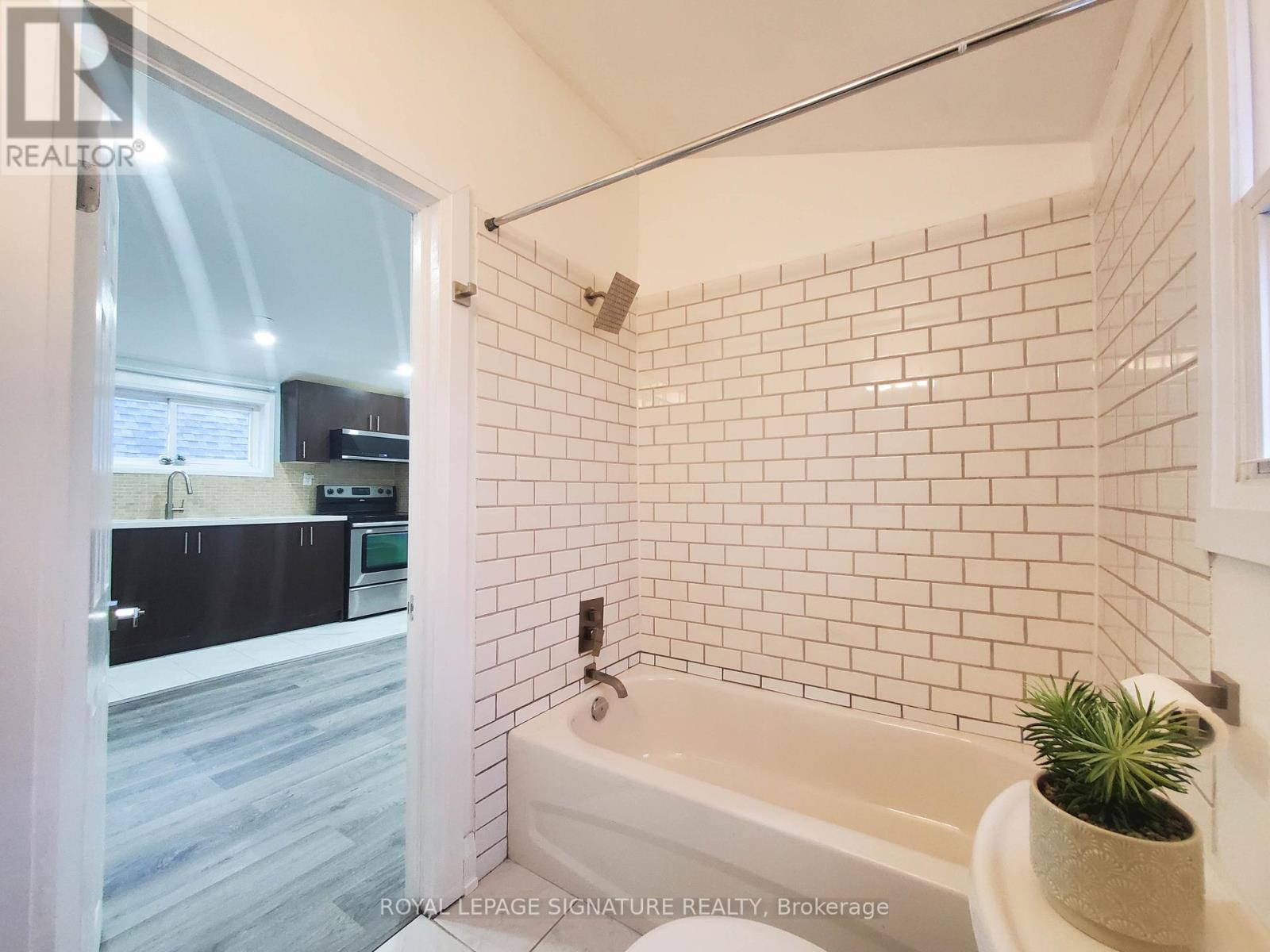 4 - 77 Victoria Avenue N, Hamilton, Ontario  L8L 5E3 - Photo 11 - X12787444