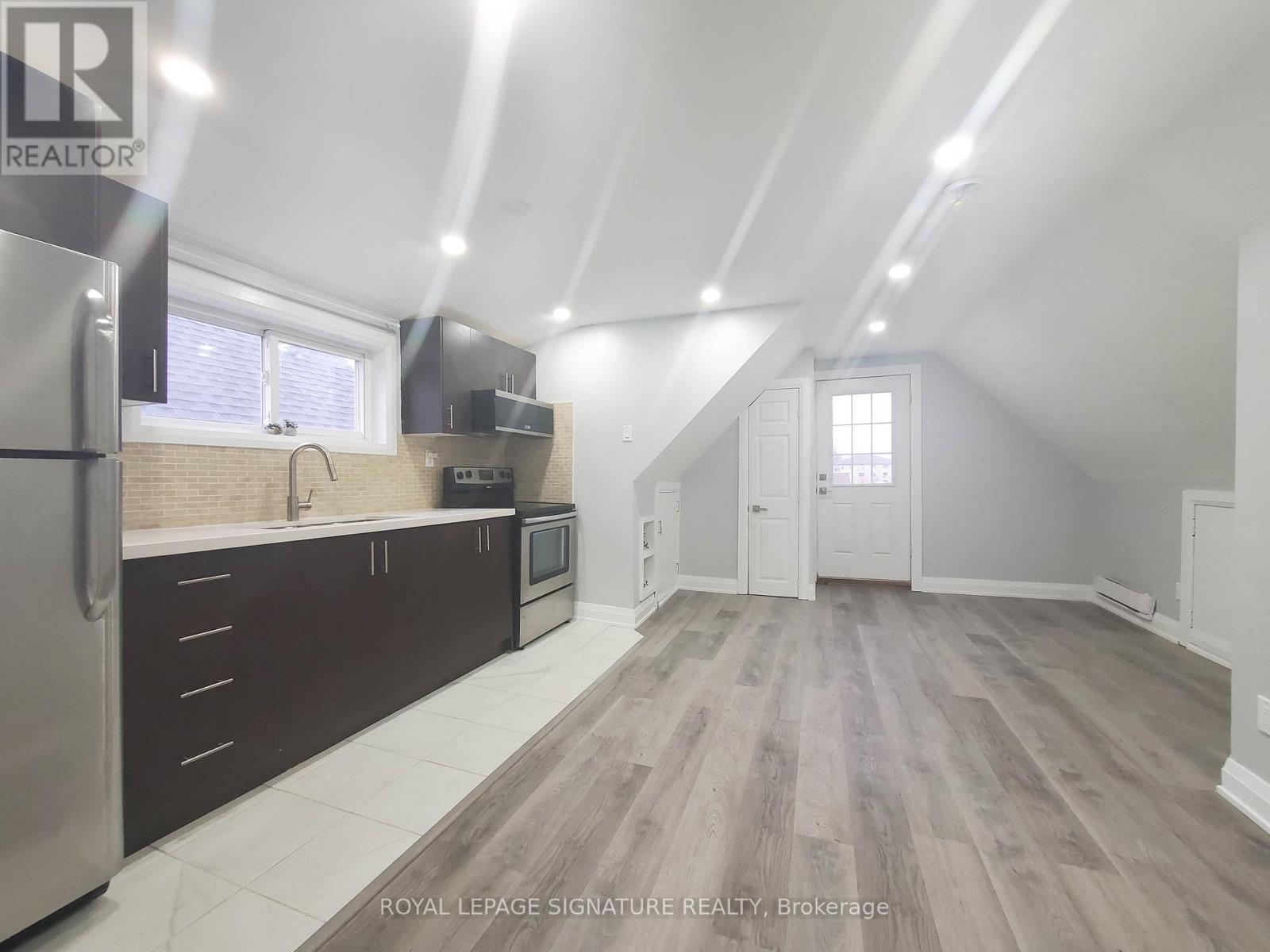 4 - 77 Victoria Avenue N, Hamilton, Ontario  L8L 5E3 - Photo 6 - X12787444