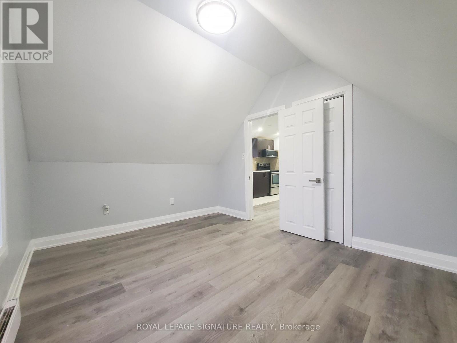 4 - 77 Victoria Avenue N, Hamilton, Ontario  L8L 5E3 - Photo 9 - X12787444