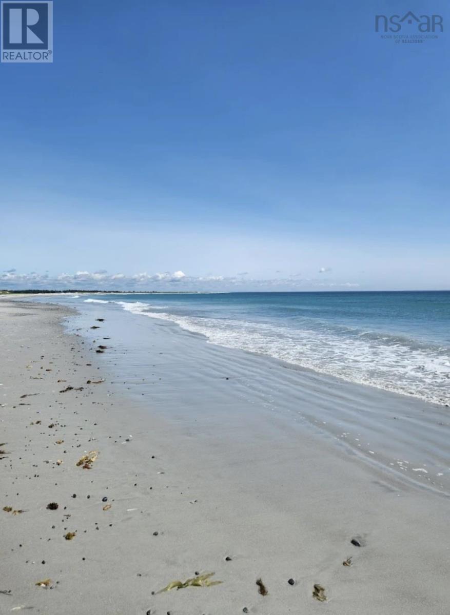 3 Atlantic Street, Clark's Harbour, Nova Scotia  B0W 1P0 - Photo 5 - 202520703