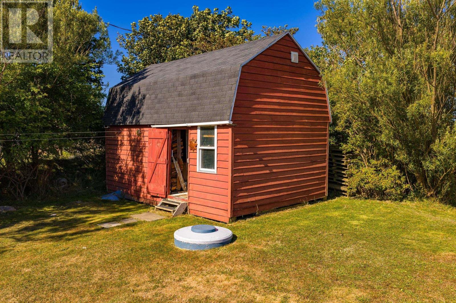 3 Atlantic Street, Clark's Harbour, Nova Scotia  B0W 1P0 - Photo 4 - 202520703