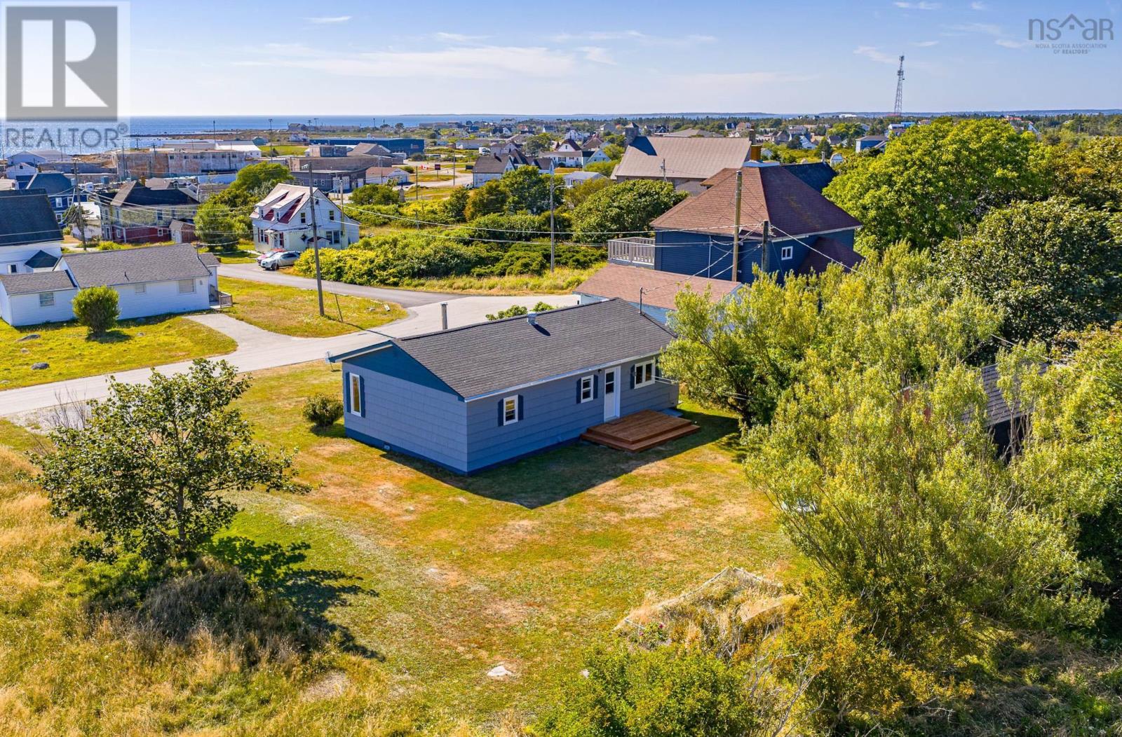 3 Atlantic Street, Clark's Harbour, Nova Scotia  B0W 1P0 - Photo 9 - 202520703